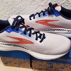 Brooks Launch GTS 8 Women's size 9.5 NEW